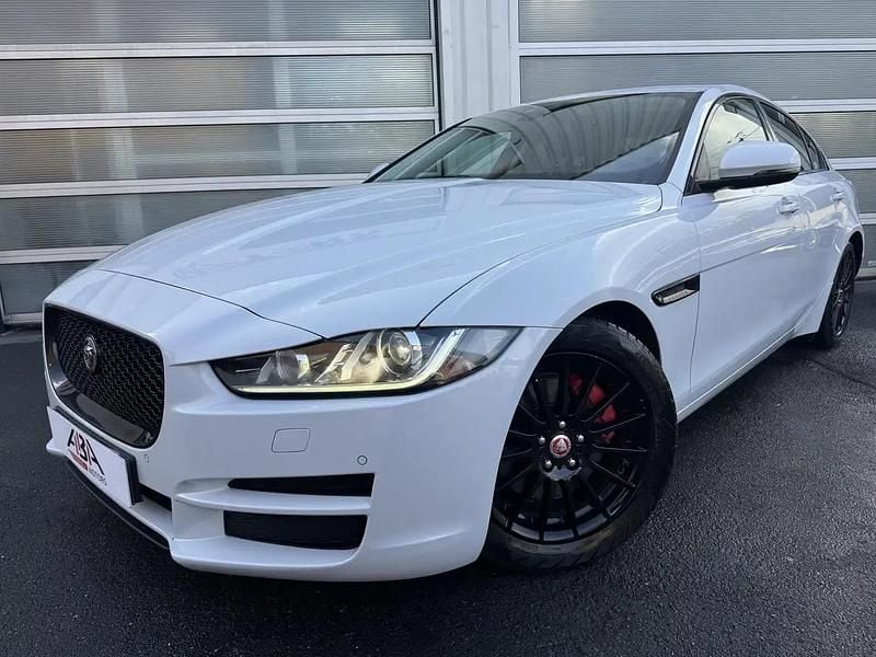 Utilisé 2016 Jaguar XE Pure Berline | 10 990 € (Super prix) - Image 1/4