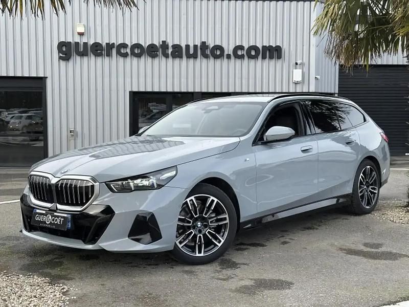 Gris Utilisé 2024 BMW 520 M Sport Break | 61 990 € (Prix cher) - Image 1/4