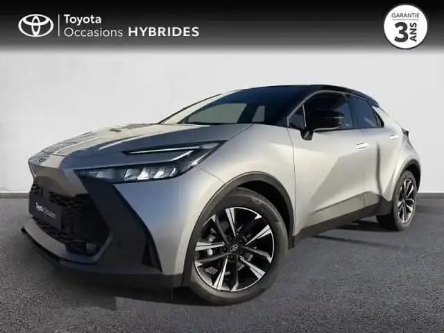 Gris minéral métallisé biton toit noir Occasion 2025 Toyota C-HR SUV | 33 490 € (Prix cher) - Image 1/4
