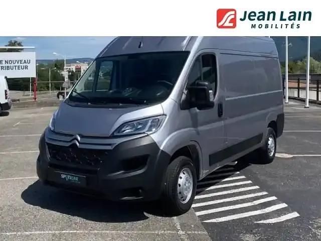 Gris Occasion 2023 Citroën Jumper Monospace | 35 590 € - Image 1/4