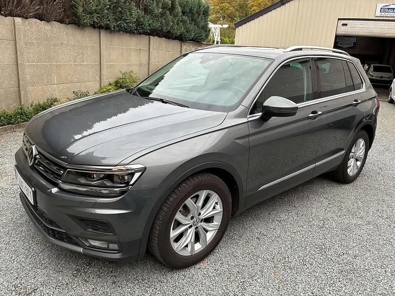 Gris Utilisé 2019 VW Tiguan Highline SUV | 22 490 € (Bon prix) - Image 1/4