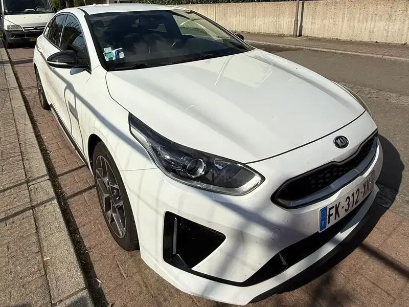 Blanc Utilisé 2020 Kia ProCeed GT-Line Citadine | 15 000 € (Super prix) - Image 1/4