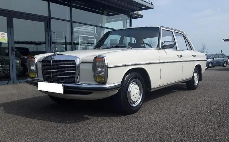 Blanc Occasion 1974 Mercedes W115 Berline | 24 990 € - Image 1/4