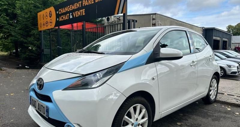 Utilisé 2014 Toyota Aygo X-play Citadine | 9 995 € (Prix juste) - Image 1/4