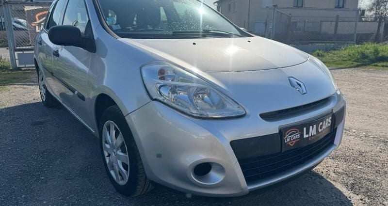 Occasion Renault Clio GrandTour Expression 69 ch (50 kW) 2009 Gris Break