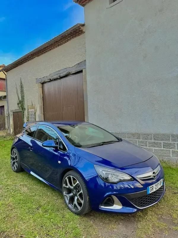 Utilisé 2012 Opel Astra OPC Coupé | 18 900 € - Image 1/4