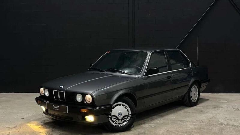 Occasion BMW 320 129 ch (94 kW) 1989 Gris Berline