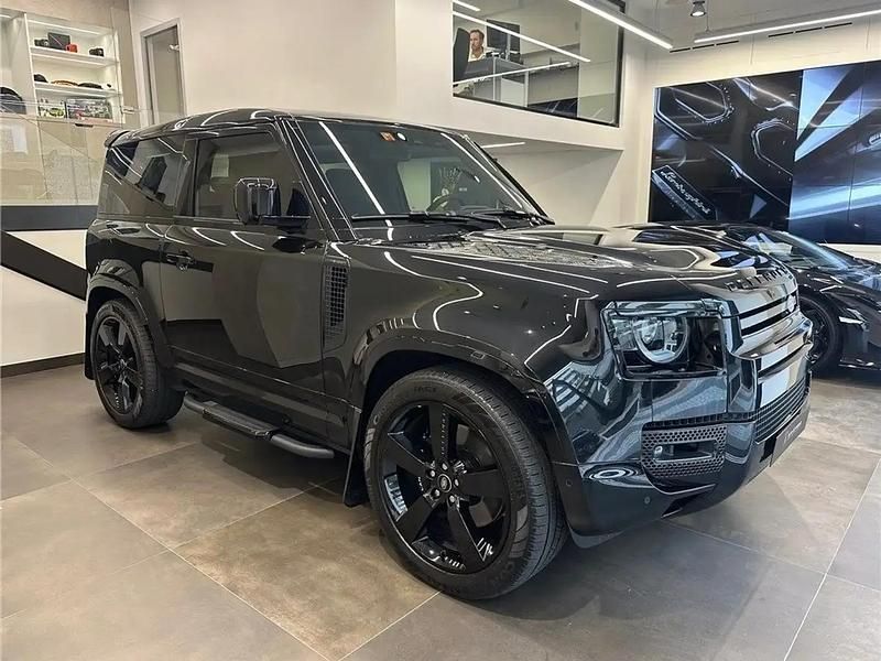 Noir Occasion 2022 Land Rover Defender Carpathian Edition SUV | 110 000 € (Prix assez cher) - Image 1/4