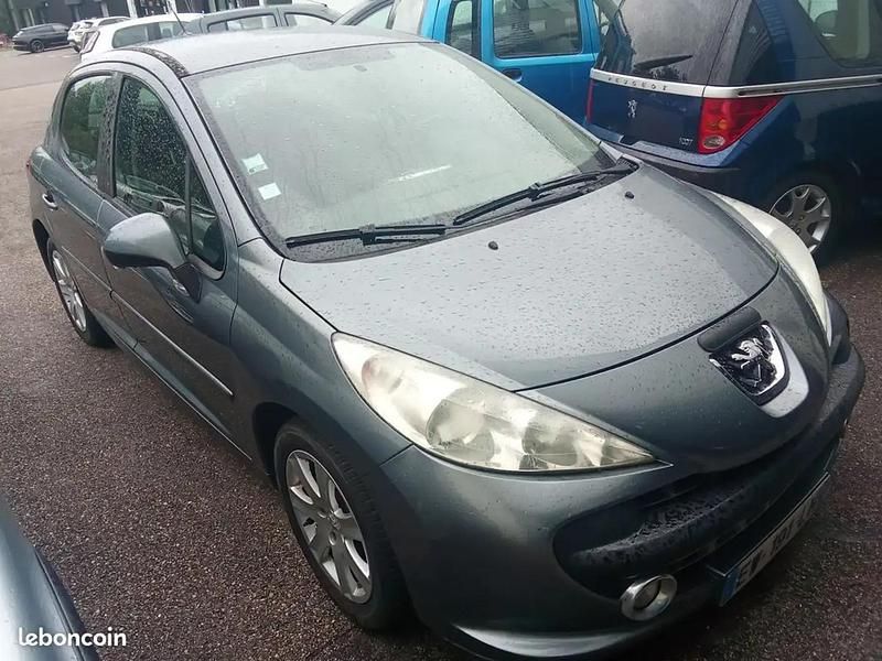 Gris Utilisé 2008 Peugeot 207 Berline | 3 800 € (Prix juste) - Image 1/4