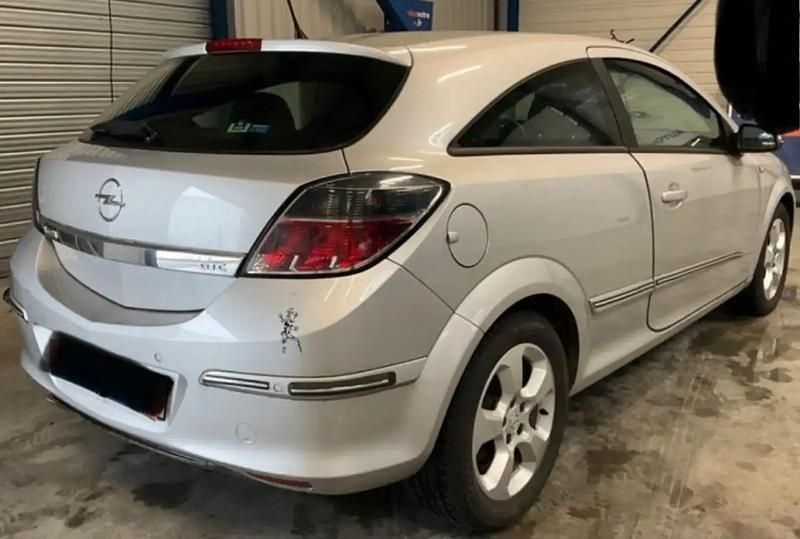 Occasion Opel Astra 126 ch (92 kW) 2005 Gris Coupé