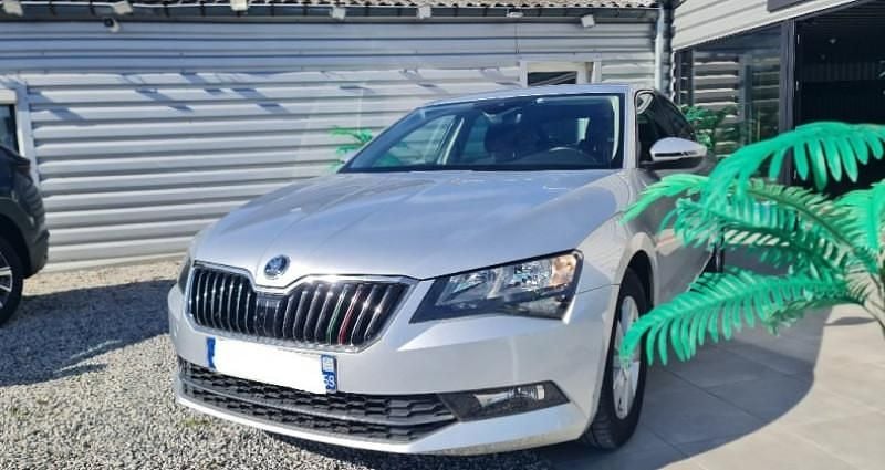 Utilisé 2017 Skoda Superb Ambition Berline | 13 990 € (Prix cher) - Image 1/4