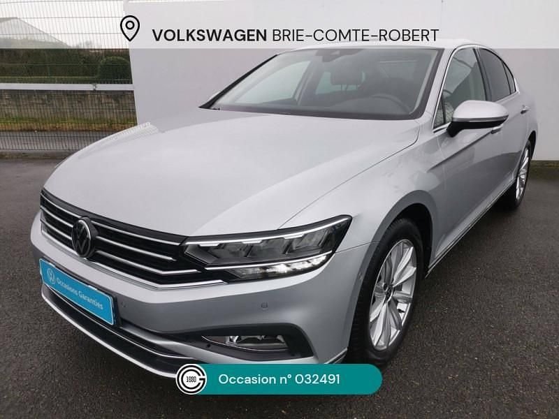 Gris Utilisé 2021 VW Passat LOUNGE Berline | 23 990 € (Prix juste) - Image 1/4