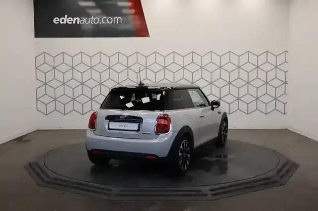 Occasion Mini Cooper SE Essential 135 kW (184 ch) 2022 White silver métallisé Citadine