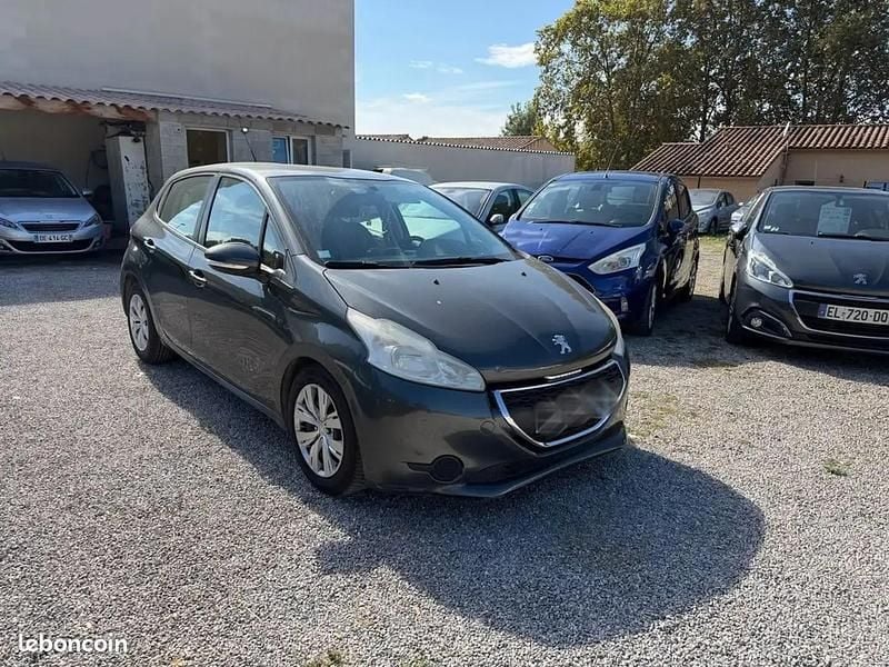 Gris Utilisé 2012 Peugeot 208 Citadine | 5 490 € (Prix juste) - Image 1/4