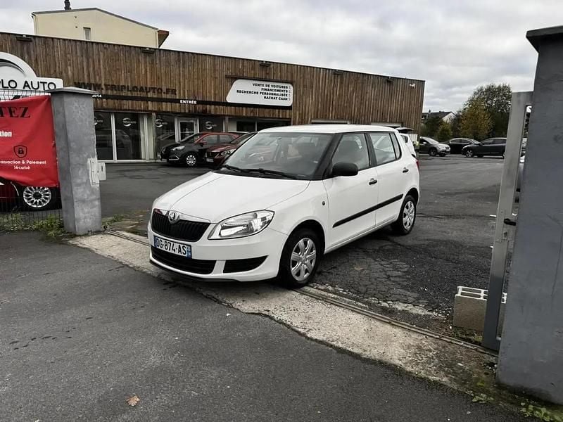 Blanc Occasion 2014 Skoda Fabia Active Coupé | 5 490 € - Image 1/4
