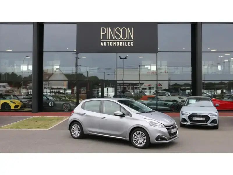Gris fonce Utilisé 2019 Peugeot 208 Active Citadine | 10 900 € (Prix assez cher) - Image 1/4