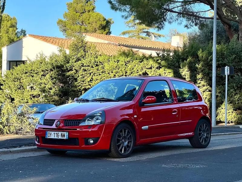 Utilisé 2015 Renault Clio IV Berline | 34 000 € - Image 1/4