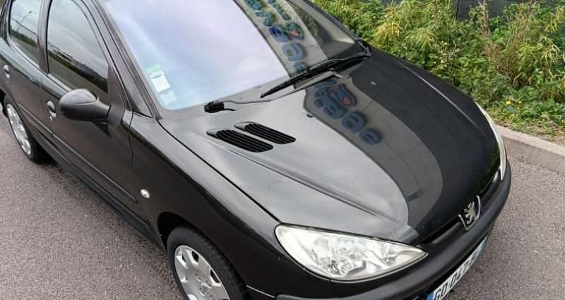 Utilisé 2010 Peugeot 206 Citadine | 2 900 € (Prix juste) - Image 1/4