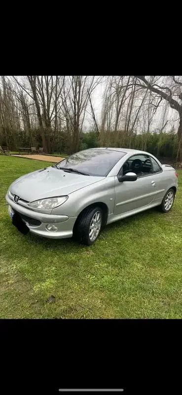 Utilisé 2003 Peugeot 206 CC Cabriolet | 3 250 € (Bon prix) - Image 1/4