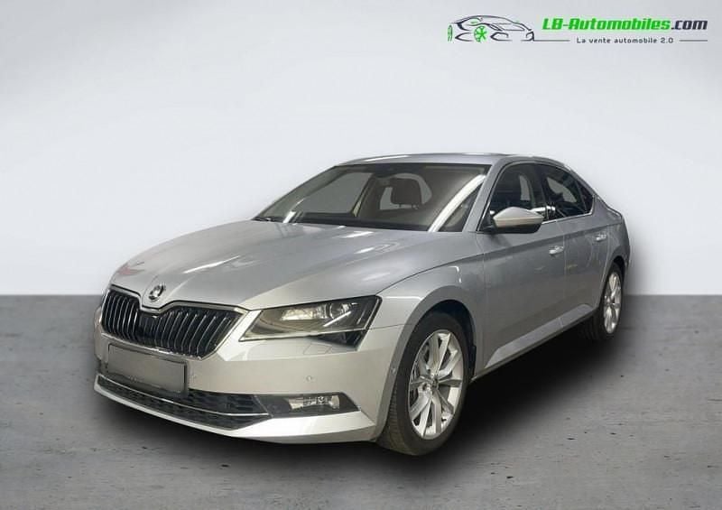 Utilisé 2019 Skoda Superb Berline | 32 100 € (Super prix) - Image 1/4