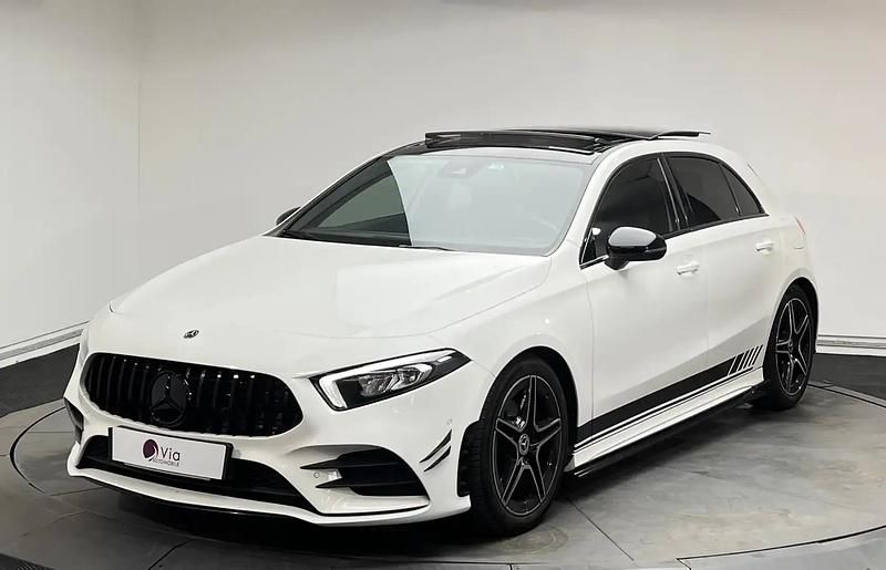 Blanc Utilisé 2021 Mercedes 180 AMG line Berline | 27 490 € (Prix assez cher) - Image 1/4