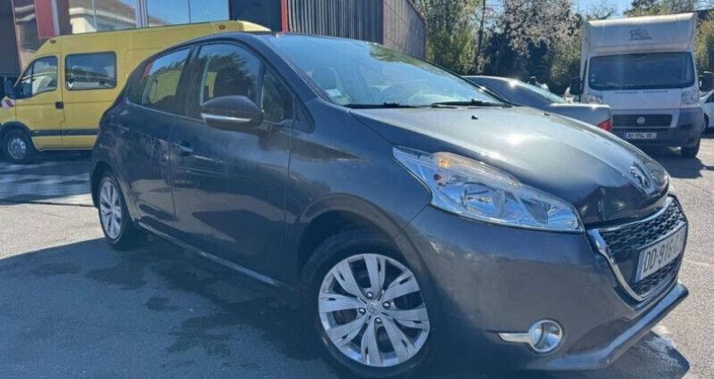 Utilisé 2014 Peugeot 208 Style Citadine | 6 490 € (Bon prix) - Image 1/4