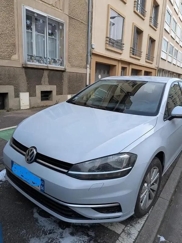 Argent Occasion 2017 VW Golf Edition Berline | 12 500 € - Image 1/4