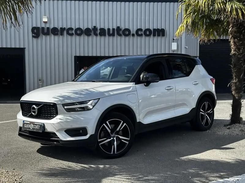 Blanc Utilisé 2021 Volvo XC40 R-Design SUV | 25 990 € (Prix assez cher) - Image 1/4