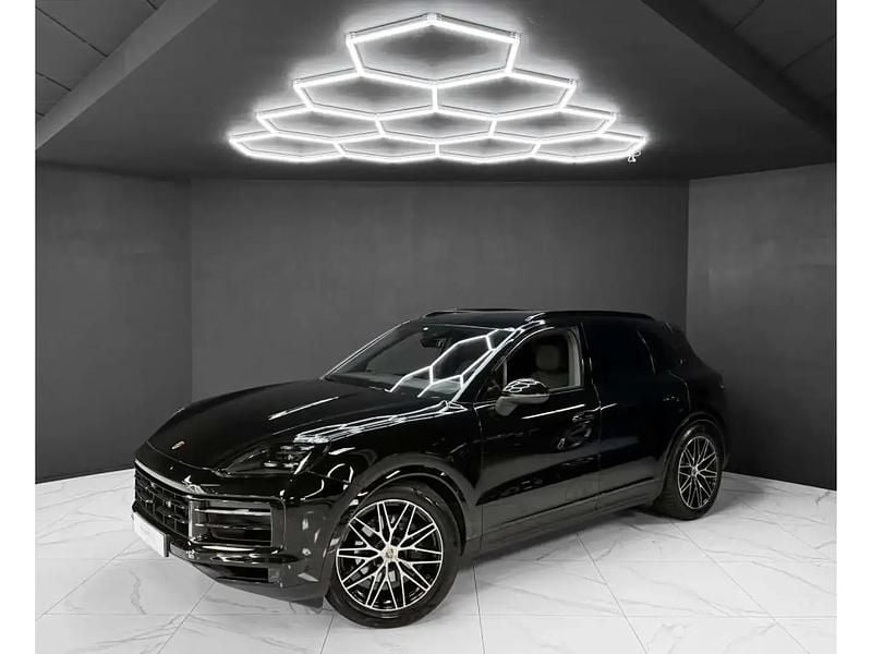 Noir Occasion 2023 Porsche Cayenne SUV | 92 990 € (Super prix) - Image 1/4
