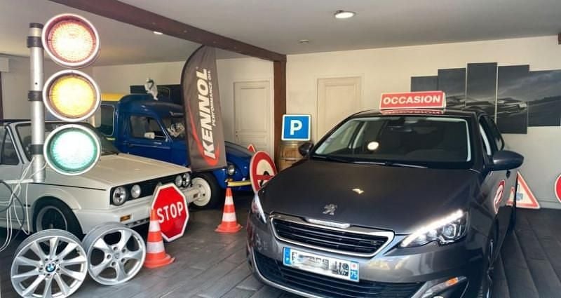 Utilisé 2017 Peugeot 308 Allure Berline | 13 490 € (Prix cher) - Image 1/4
