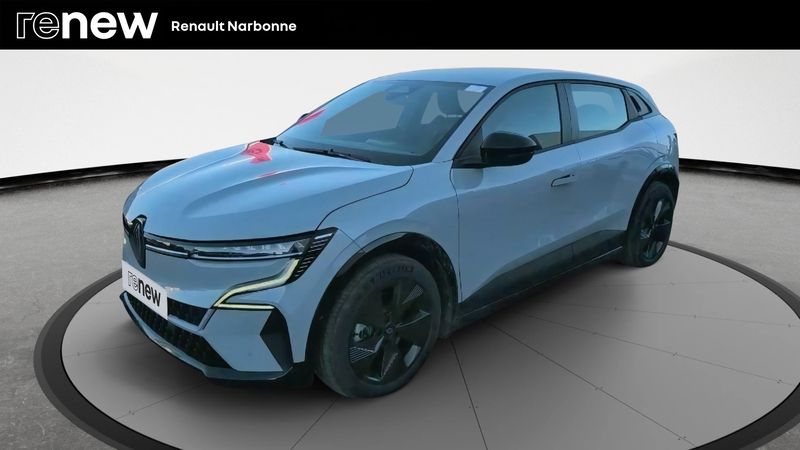 Gris Utilisé 2024 Renault Mégane Evolution Berline | 28 590 € (Prix juste) - Image 1/4