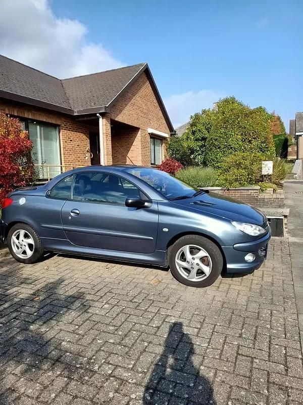 Bleu Occasion 2007 Peugeot 206 CC Sport Cabriolet | 3 800 € (Prix juste) - Image 1/4