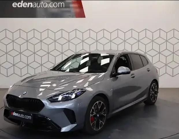 Skyscraper grau Occasion 2025 BMW 120 Comfort Edition Citadine | 40 670 € (Prix cher) - Image 1/4