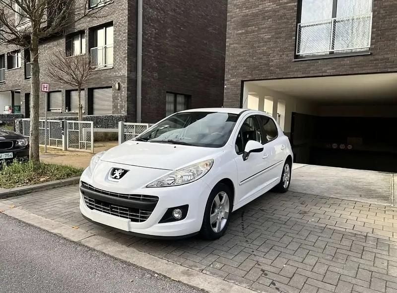 Occasion 2012 Peugeot 207 Premium Berline | 1 600 € - Image 1/4