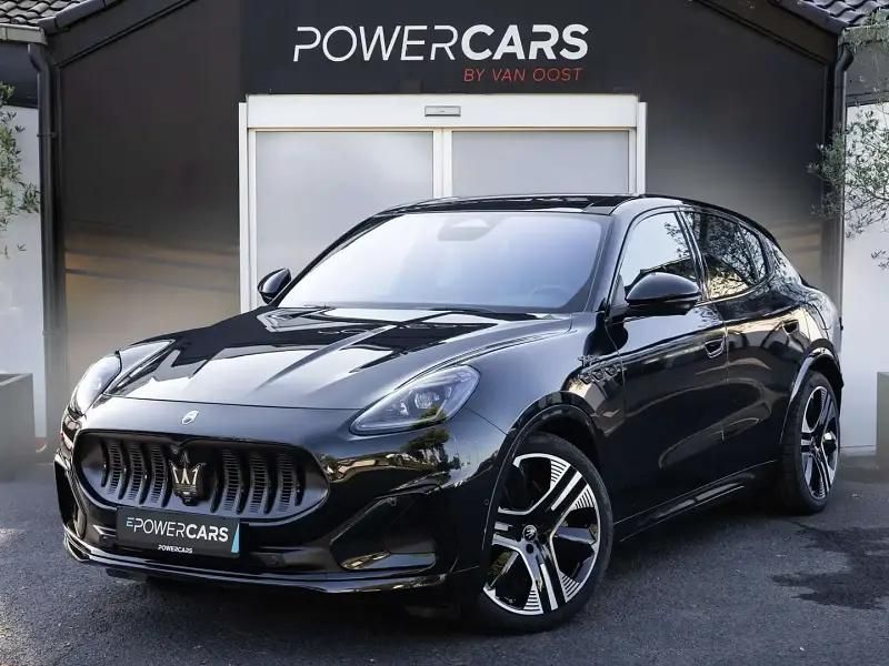 Noir Nouvelle 2025 Maserati Grecale Folgore SUV | 99 900 € - Image 1/4