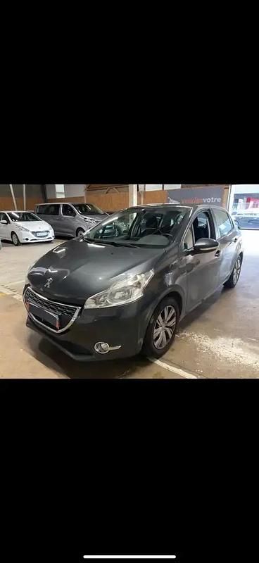 Occasion 2013 Peugeot 208 Active Citadine | 4 790 € (Prix assez cher) - Image 1/4