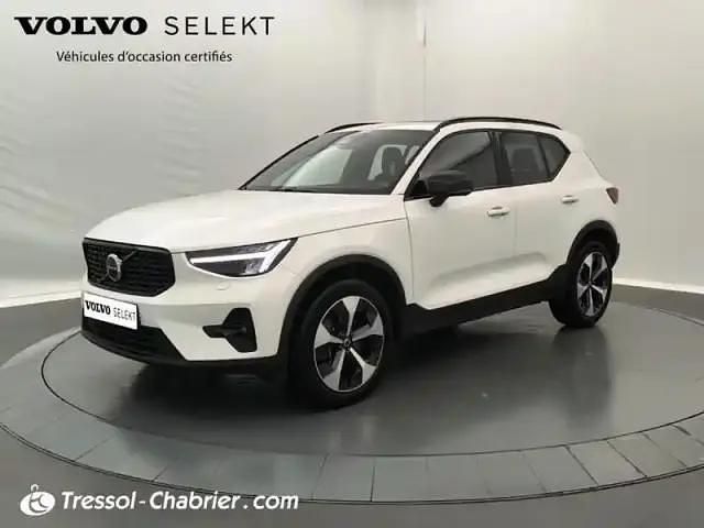 Blanc Utilisé 2024 Volvo XC40 Ultimate SUV | 36 890 € (Prix juste) - Image 1/4