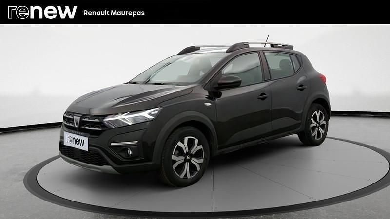 Noir Utilisé 2022 Dacia Sandero Comfort Citadine | 16 990 € (Prix juste) - Image 1/4