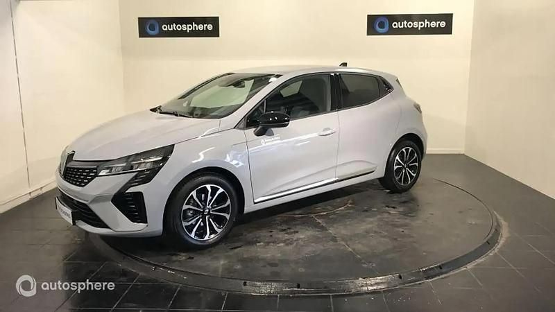 Utilisé 2025 Renault Clio V Techno Berline | 17 390 € (Prix juste) - Image 1/4