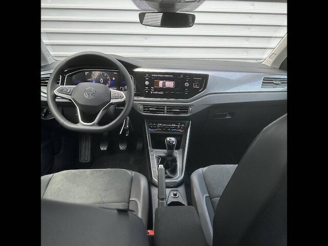 Image 3/4