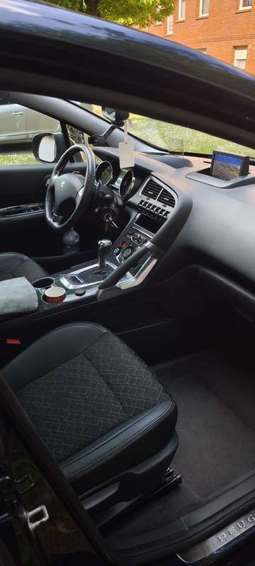 Image 3/4