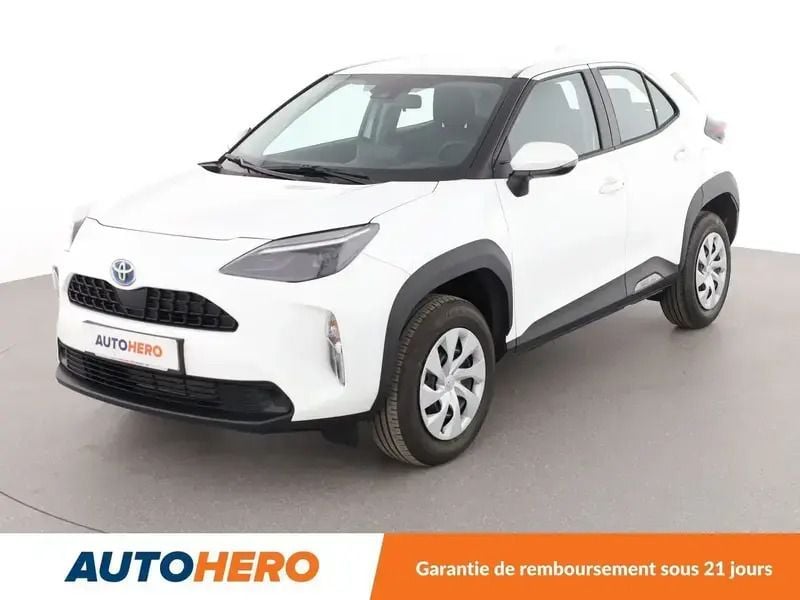 Blanc Nouvelle 2024 Toyota Yaris Cross SUV | 24 590 € (Bon prix) - Image 1/2