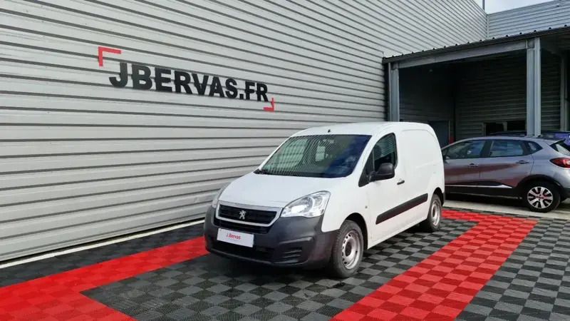 Blanc Utilisé 2018 Peugeot Partner Monospace | 10 490 € - Image 1/4