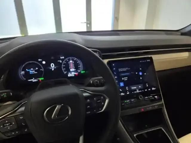 Occasion Lexus LBX 2024 Noir intense métallisé SUV