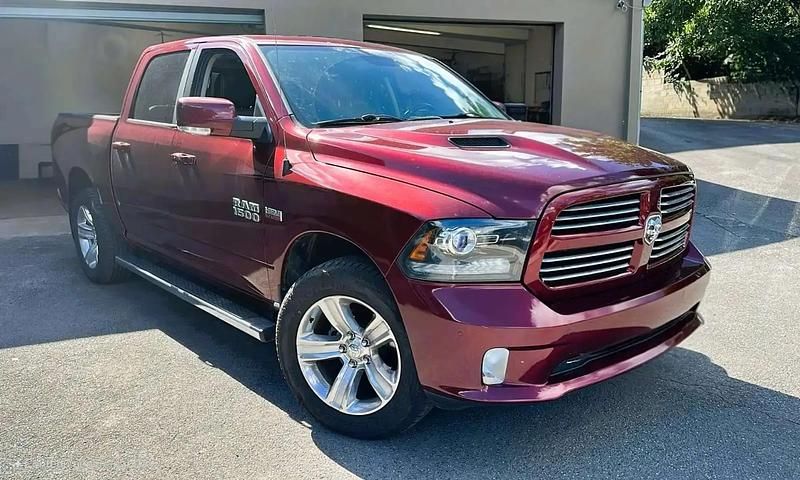 Rouge Utilisé 2017 Dodge Ram Pick-up | 35 990 € (Prix juste) - Image 1/2