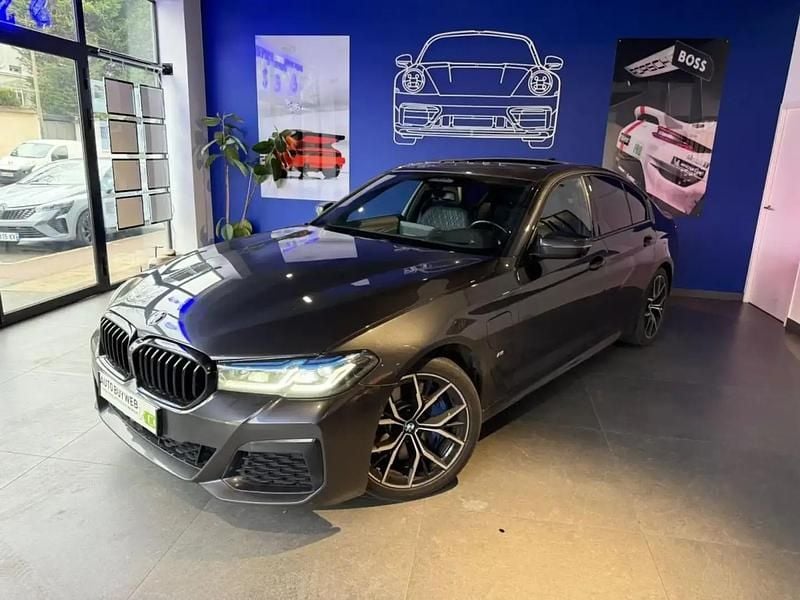 Gris Occasion 2021 BMW 545e M Sport Berline | 37 990 € - Image 1/4