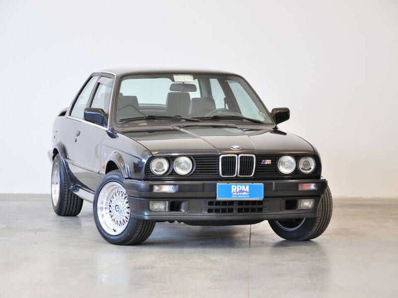 Noir Utilisé 1989 BMW 325 Efficient Dynamics Berline | 25 500 € - Image 1/4
