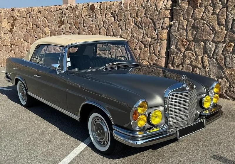 Gris Occasion 1968 Mercedes 280 Cabriolet | 155 000 € - Image 1/4