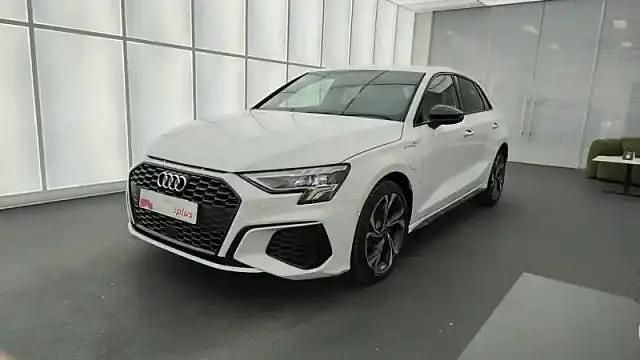 Blanc ibis Occasion 2022 Audi A3 S-Line Berline | 32 900 € - Image 1/4