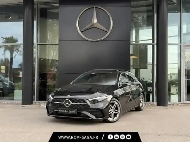 Noir Utilisé 2024 Mercedes A200 AMG line Berline | 37 900 € (Prix cher) - Image 1/4